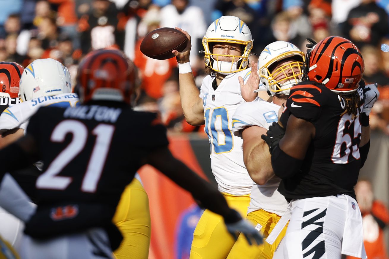 Sunday Night Football odds, pick and live discussion: Bengals at Chargers