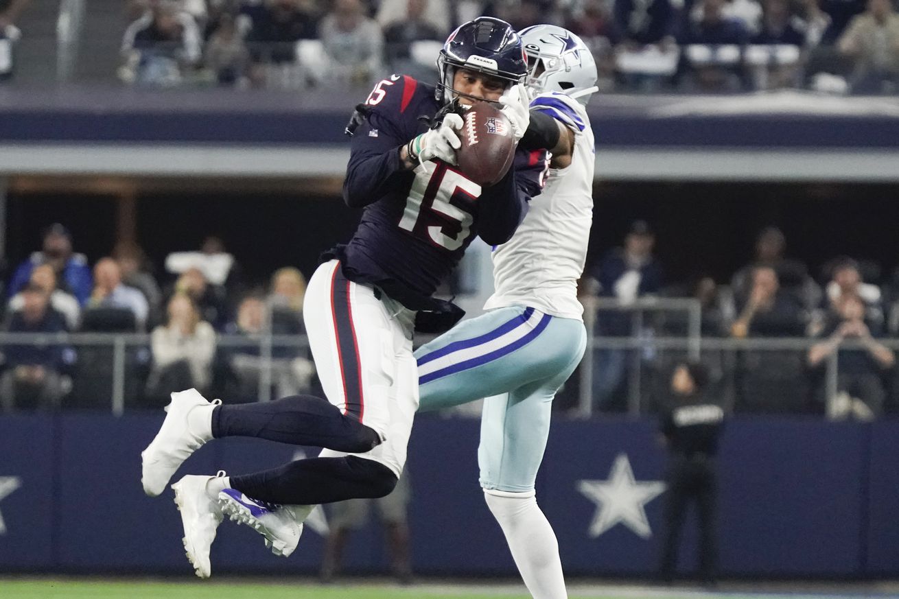 Dallas Cowboys vs Houston Texans: Dallas battles back, trail 17-10 at the half