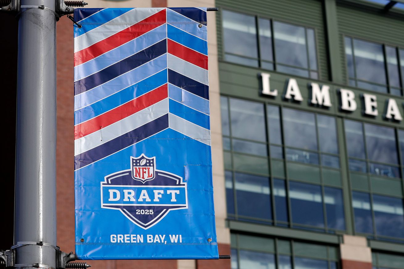 NFC East news: First-round draft possibilities coming into focus NFC East news: First-round draft possibilities coming into focus