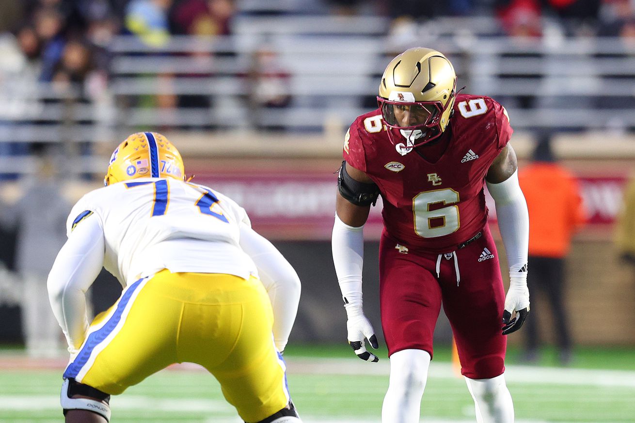 How Donovan Ezeiruaku is the perfect player for Matt Eberflus and the Cowboys defense How Donovan Ezeiruaku is the perfect player for Matt Eberflus and the Cowboys defense