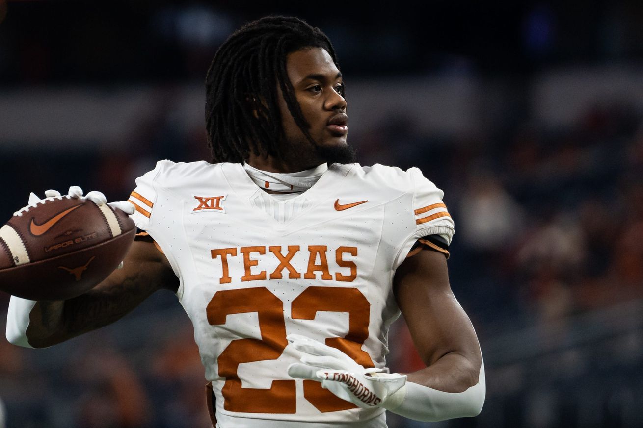 Cowboys news: Rookies looking to take over the Dallas backfield Cowboys news: Rookies looking to take over the Dallas backfield