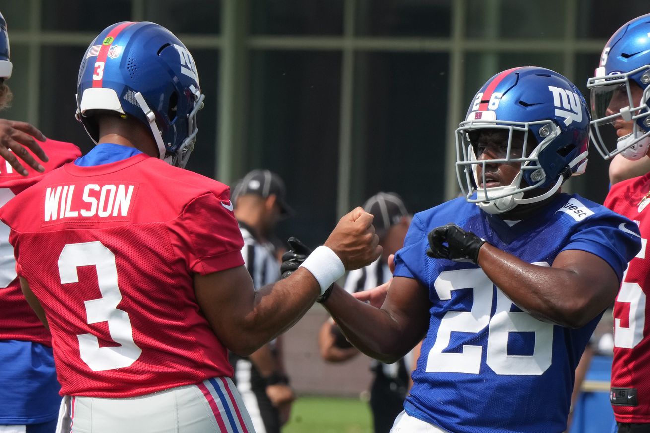 NFC East news: Wilson finding chemistry in New York, Philly’s linebackers are on the rise NFC East news: Wilson finding chemistry in New York, Philly’s linebackers are on the rise